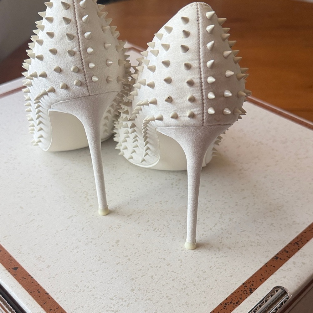 White Studded Steve Madden pumps - Picture 4 of 6